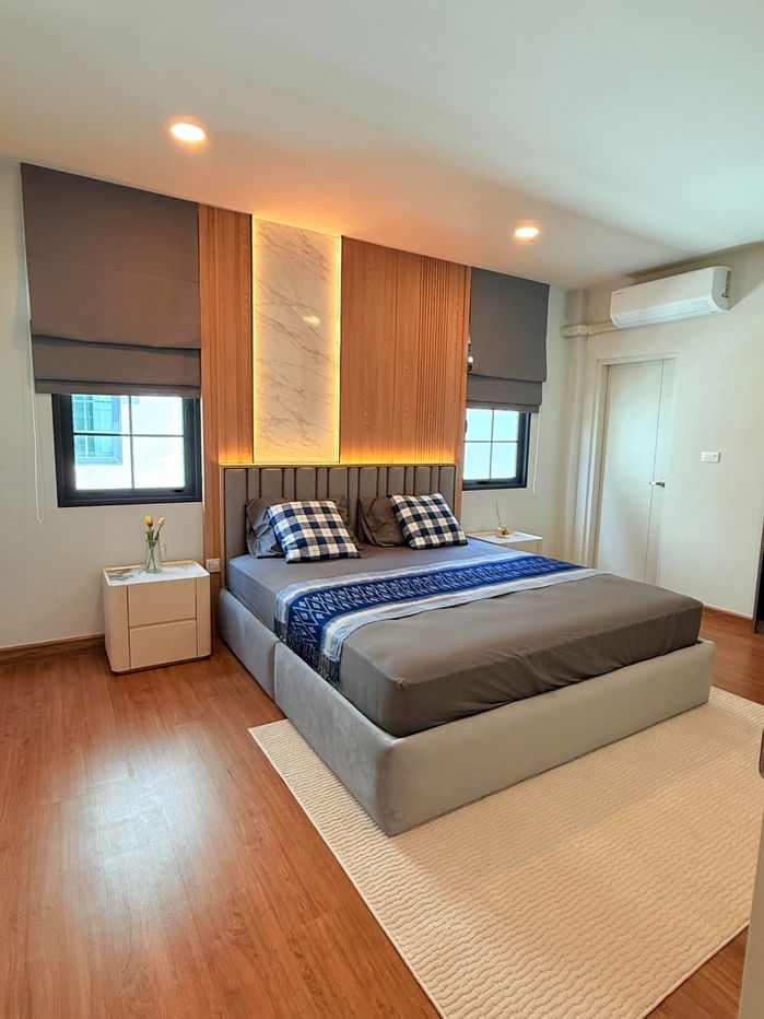 รูป Centro Bangna มีห้องเเม่บ้าน 4 ห้องนอน 5 ห้องน้ำ 1 ห้องนั่งเล่น 1 ห้องครัว 1 ห้องแม่บ้าน ที่จอดรถ 3 คัน - รูปที่ 5/13