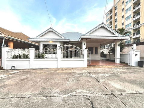 บ้าน 4-ห้องนอน ที่ รอยัล กรีน พาร์ค ใกล้ พัทยาตะวันออก (ID 2099763)