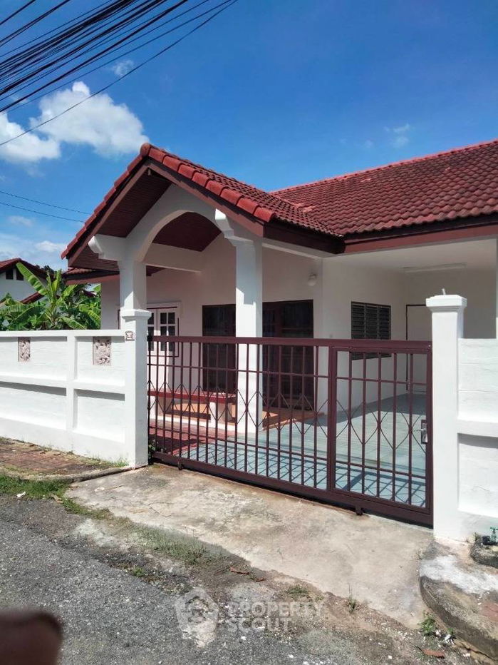 picture 2-BR House in Surasak (ID 1465964) - 1/12