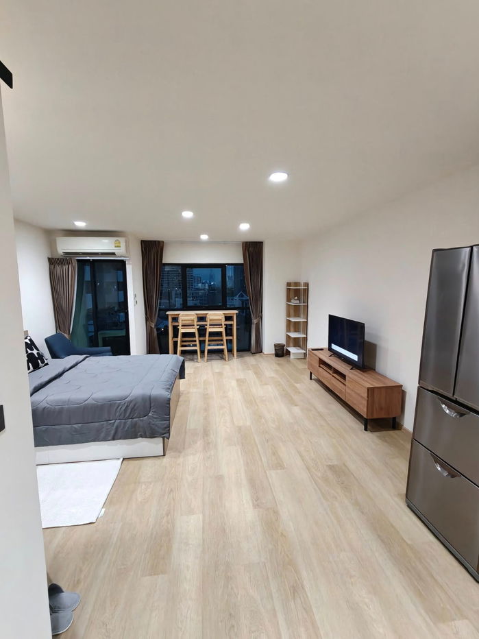 picture 🏢 For Rent | Sathorn Gardens 🚇 BTS Sala Daeng 💰 20,000 THB/month 📋 Code: RS3763 - 10/10