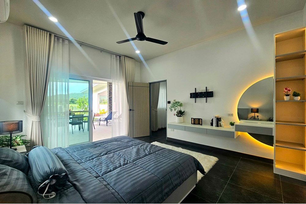picture [920601001-693] Spacious Family Villa, 3 Bed 3 Bath in Hua Hin Soi 70 For Sale - 31/44