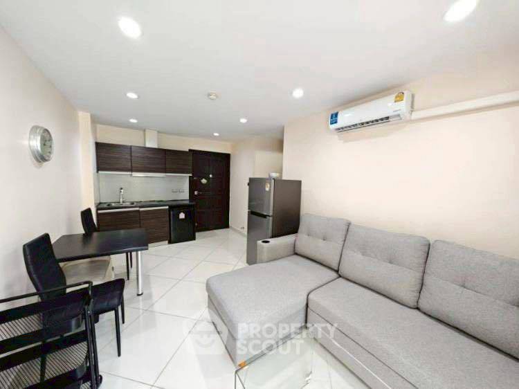 picture 1-BR Condo at Park Lane Condominium Jomtian close to Pattaya (ID 2456111) - 2/7