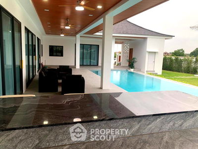 Houses for rent Hua Hin Prachaubkirikhan : 4-BR Villa in Thap Tai (ID 2080008)
