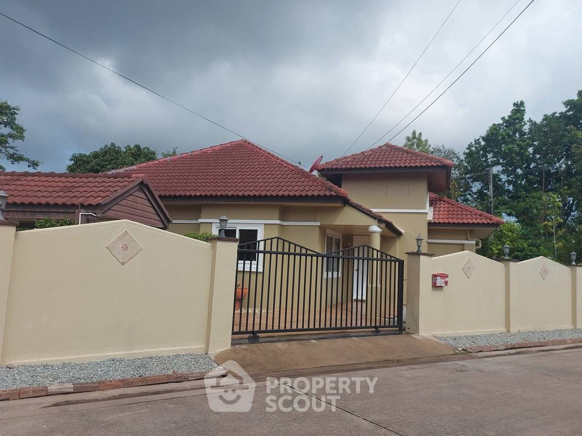 รูป บ้าน 3-ห้องนอน ที่ พาร์ค วิลเลจ ใกล้ พัทยาตะวันออก (ID 2140650) - รูปที่ 1/23