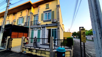 เช่าทาวน์โฮม เมืองนนทบุรี นนทบุรี : 🔥💜Golden Town โกลเด้นทาวน์ รัตนาธิเบศร์ ไทรม้า 💜บ้านสวย แอร์ครบ แอดไลน์  @194btrsr💜🔥