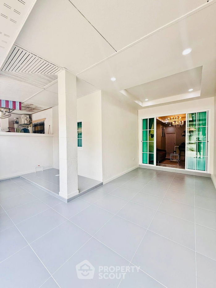 รูป ทาวน์เฮาท์ 2-ห้องนอน ใกล้ พัทยาตะวันออก (ID 2176427) - รูปที่ 23/23