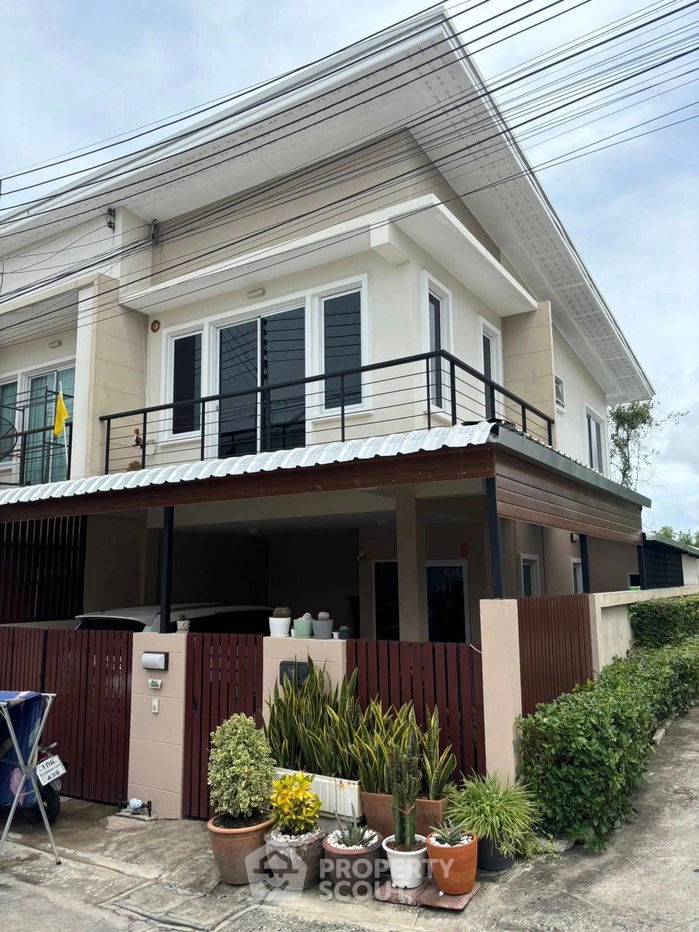 รูป ทาวน์เฮาท์ 2-ห้องนอน ใกล้ เมืองพัทยา (ID 2115103) - รูปที่ 1/8