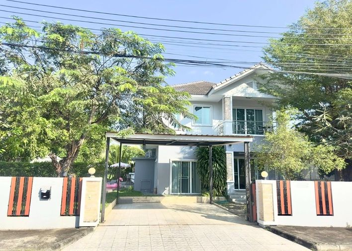 บ้านพร้อมสระว่ายน้ำส่วนตัว 5ห้องนอน 4ห้องน้ำ 1ห้องรับแขก 2 ที่จอดรถ