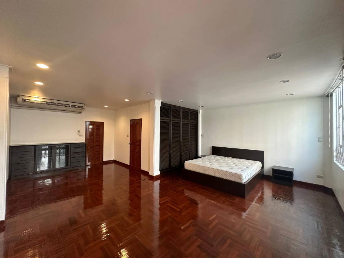 picture 4-storey townhouse, Ekkamai Villa project, Soi Sukhumvit 63, near BTS Ekkamai, only 2 kilometers. - 30/36