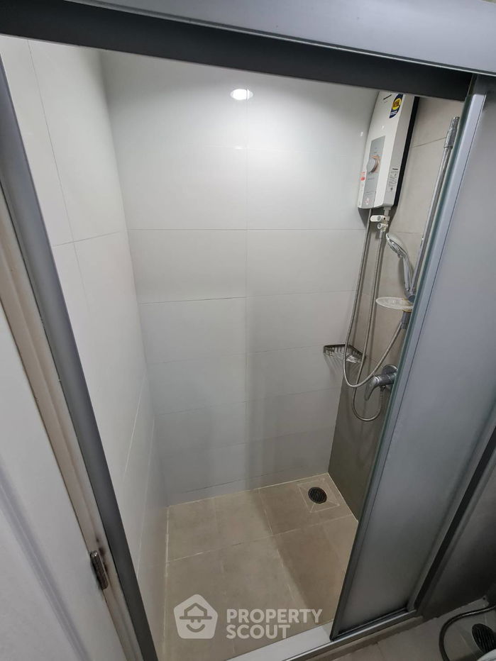 picture 1-BR Condo at Lumpini Place Ratchayothin near BTS Ratchayothin (ID 1885476) - 8/9