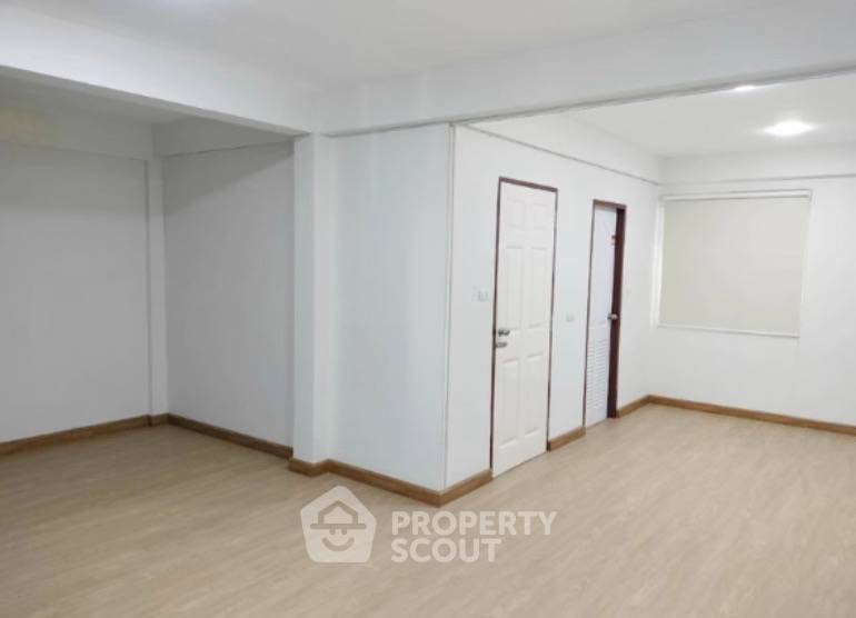 รูป ทาวน์เฮาท์ 3-ห้องนอน ใน สำโรงเหนือ (ID 1990362) - รูปที่ 5/7