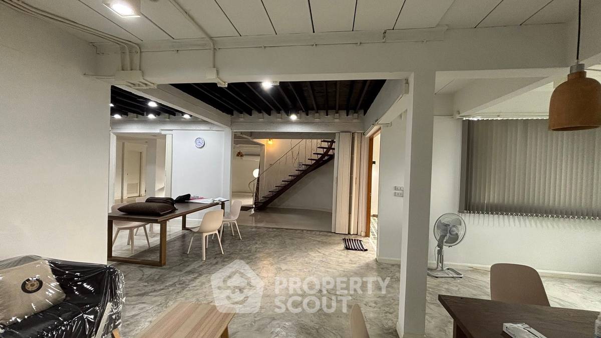 รูป บ้าน 5-ห้องนอน ที่ หมู่บ้านอมรพันธ์ 9 ใน ลาดพร้าว (ID 2126766) - รูปที่ 6/19