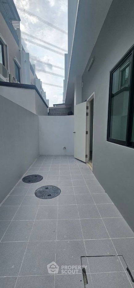 รูป ทาวน์เฮาท์ 3-ห้องนอน ใน ดอกไม้ (ID 1813098) - รูปที่ 5/12