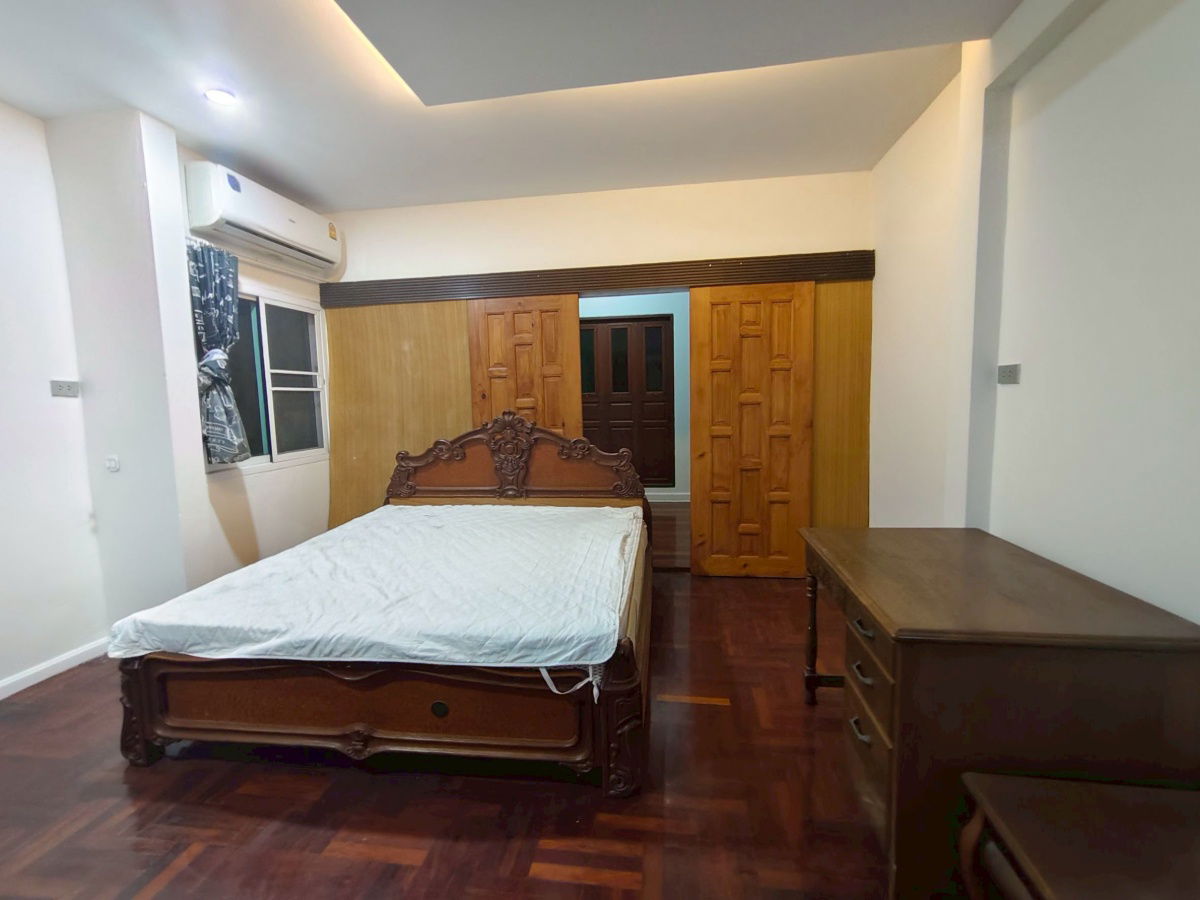 รูป บ้านเดี่ยว ร่มเกล้า มีนบุรี ลาดกระบัง หมู่บ้านรุ่งนภา ถนนร่มเกล้า13 ห่างจากถนน150เมตร นัหมายชมบ้าน 085-318-688 คุณวา - รูปที่ 8/23