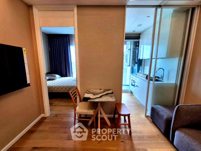 คอนโดให้เช่า : คอนโด 1 ห้องนอน The Saint Residences ชั้น 40 ขนาด 31 ตร.ม. ใกล้ MRT พหลโยธิน 100 ม. (ID 2014811)