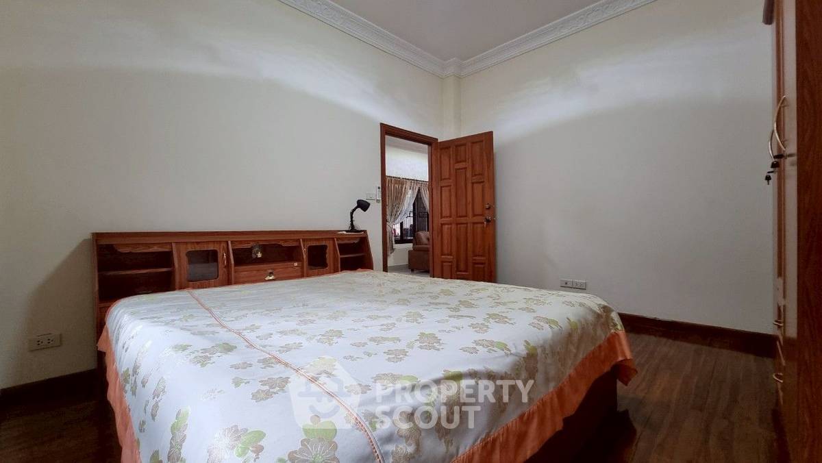 รูป บ้าน 3-ห้องนอน ที่ พรเทพ การ์เด้น วิลล์ 6 ใกล้ เมืองพัทยา (ID 2110440) - รูปที่ 11/23