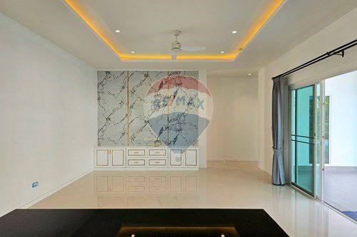 picture [920601001-650] Modern Quality Pool Villa, 3 Bed 3 bath in Hua Hin Soi 88 For Sale - 9/27