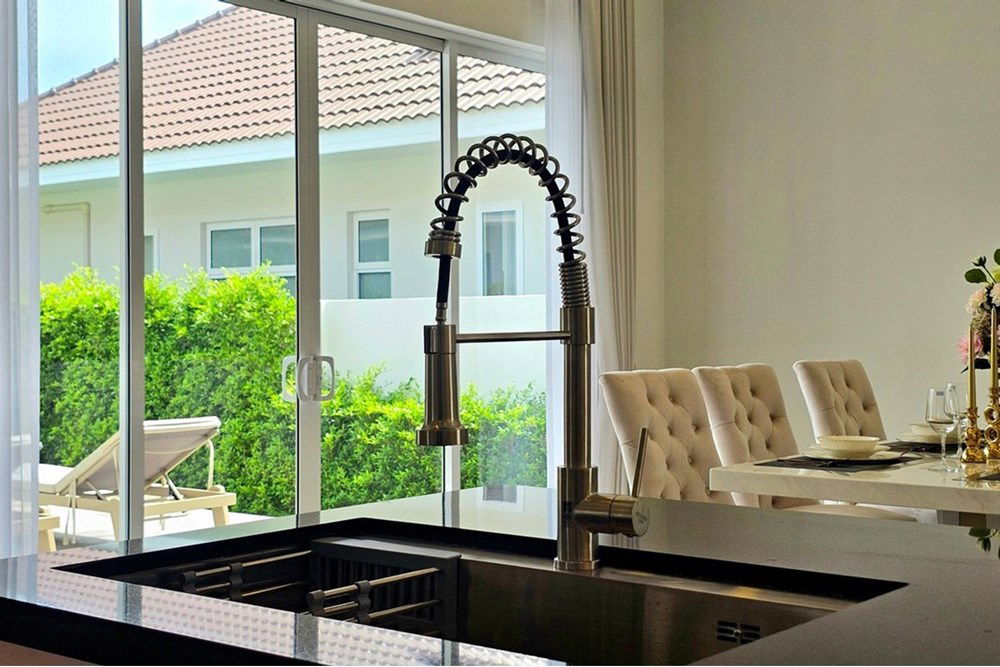 picture [920601001-694] Spacious Modern Villa, 3 Bed 4 Bath in Hua Hin For Sale - 19/37