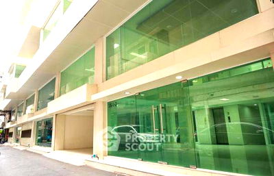 Land for sale Market Place Nanglinchee : 740 m² Land for Sale close to Naradhiwas Rajanagarindra (ID 1973868)