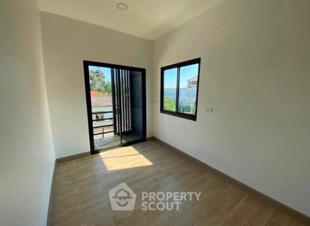 รูป ทาวน์เฮาท์ 3-ห้องนอน ใน บางชัน (ID 1123482) - รูปที่ 8/9