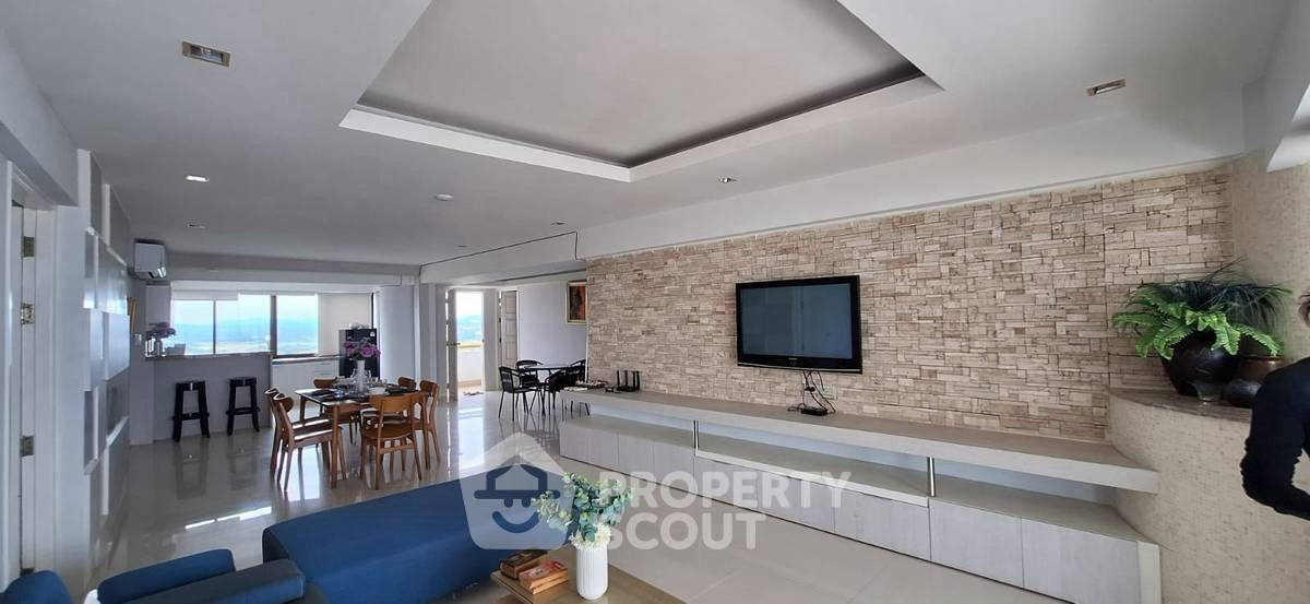 picture 3-BR Condo at Sunshine Beach Condotel close to Pattaya (ID 2450182) - 5/19