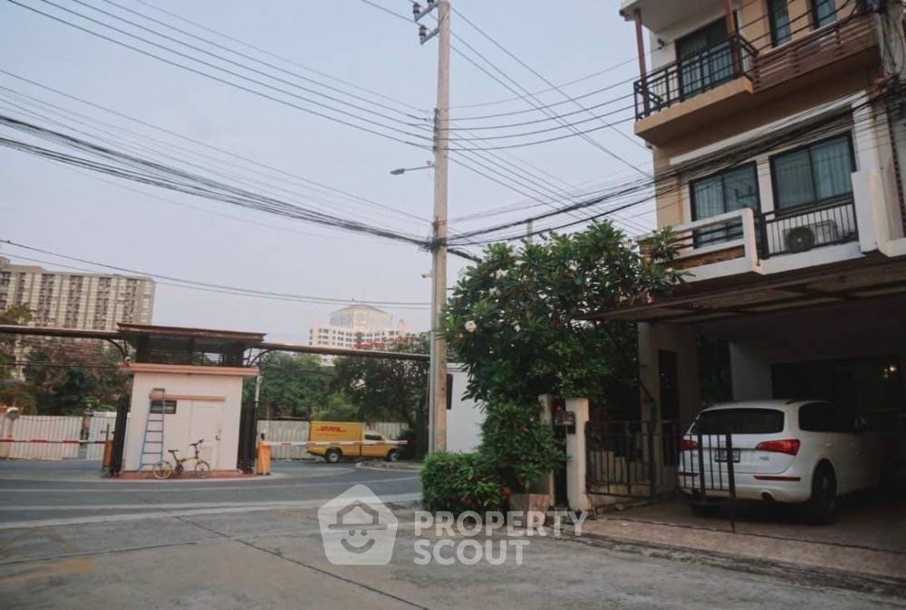 รูป ทาวน์เฮาท์ 3-ห้องนอน ใกล้ ARL หัวหมาก (ID 1857053) - รูปที่ 5/9