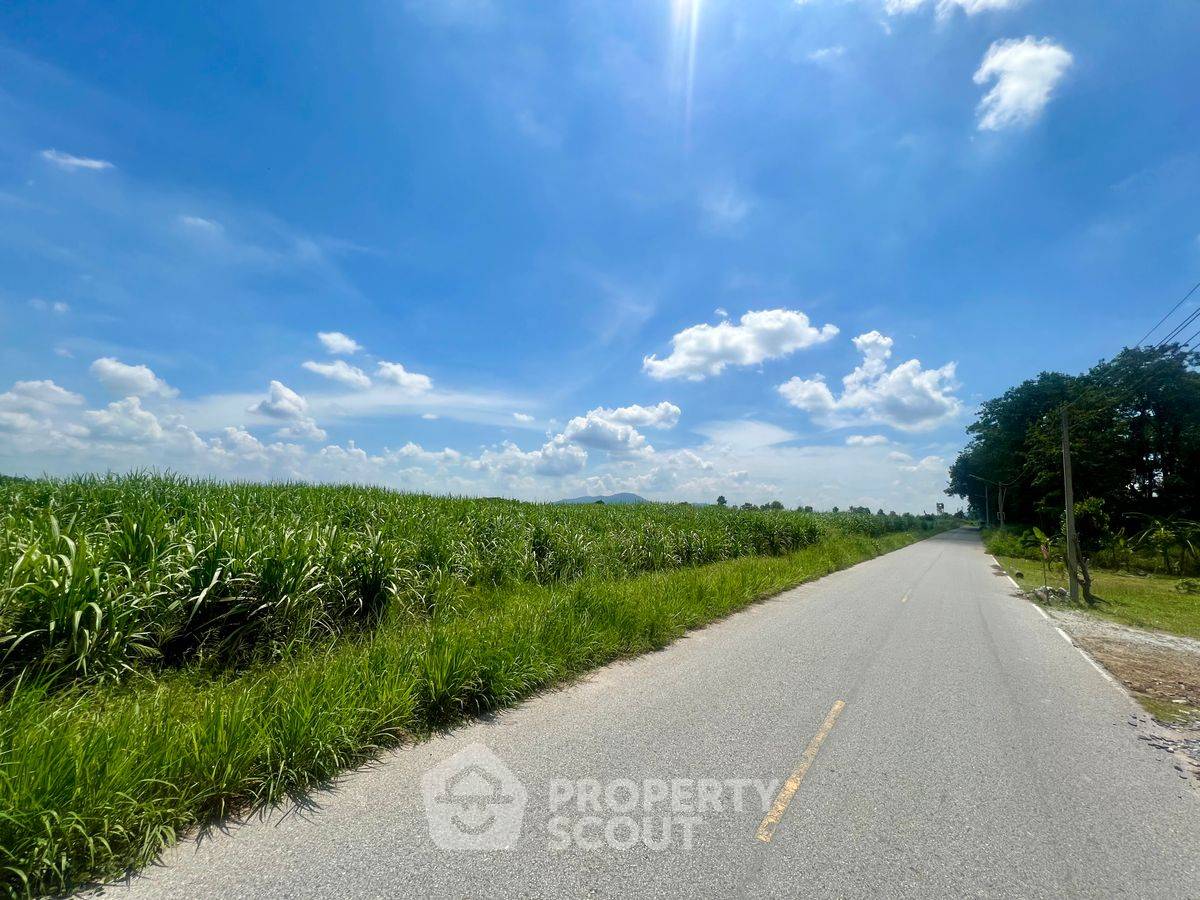 รูป ที่ดินสำหรับปล่อยขาย 42,535 ตารางเมตร แถว ใน หนองชาก (ID 2092531) - รูปที่ 8/13