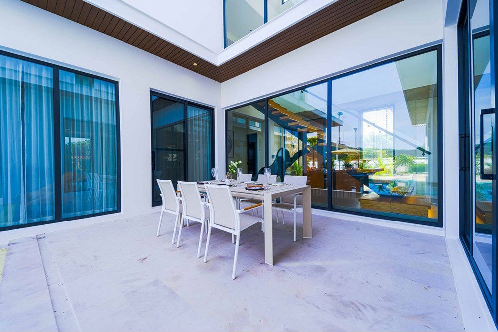 รูป [920601001-697] ขายวิลล่าหรูพร้อมสนามเทนนิส 4 ห้องนอน 4 ห้องน้ำ ในซอย 70 ของ huahin - รูปที่ 54/108