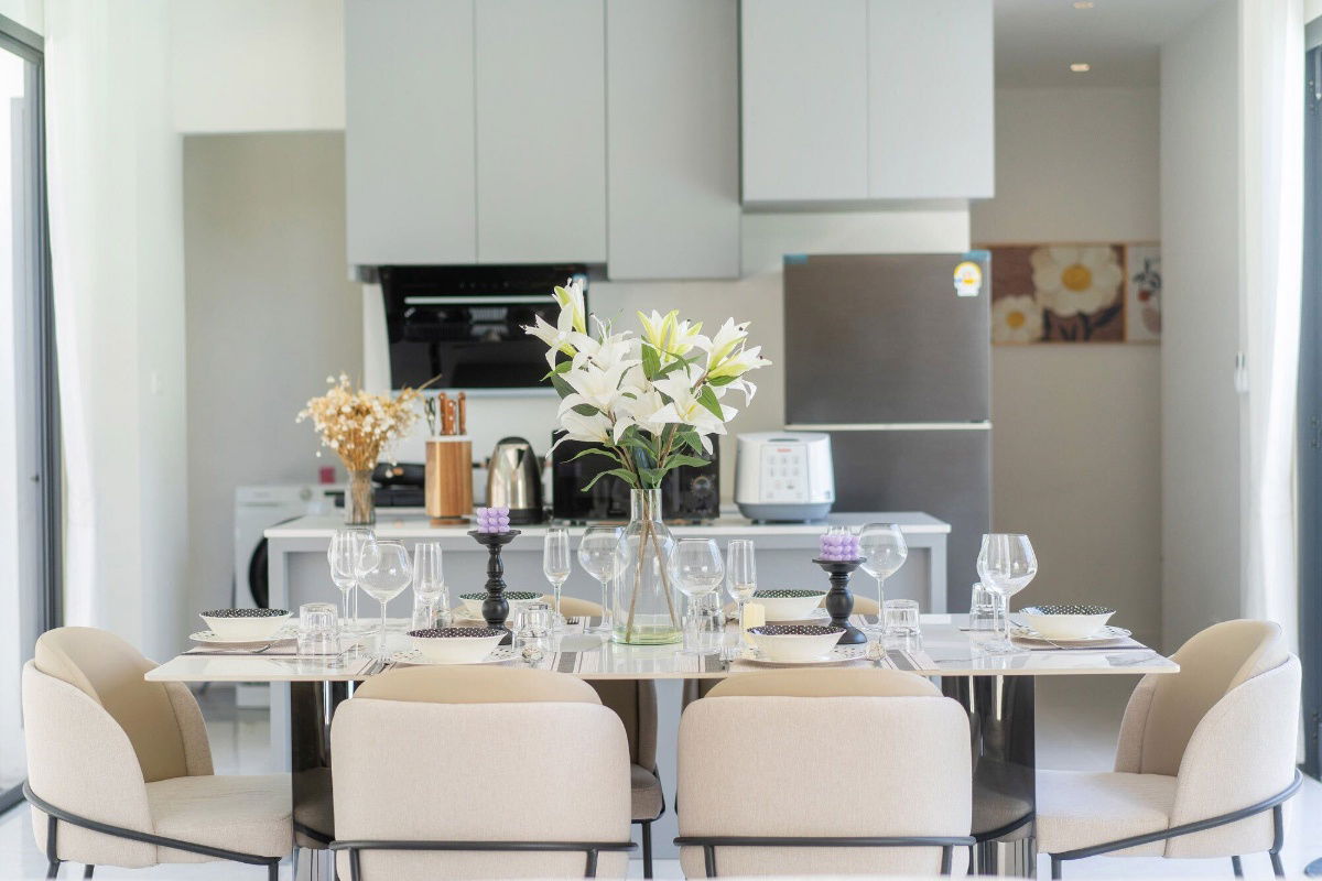 picture Contemporary 4-Bedroom Villa with Private Pool in Rawai, Phuket - U1701682 - 9/16