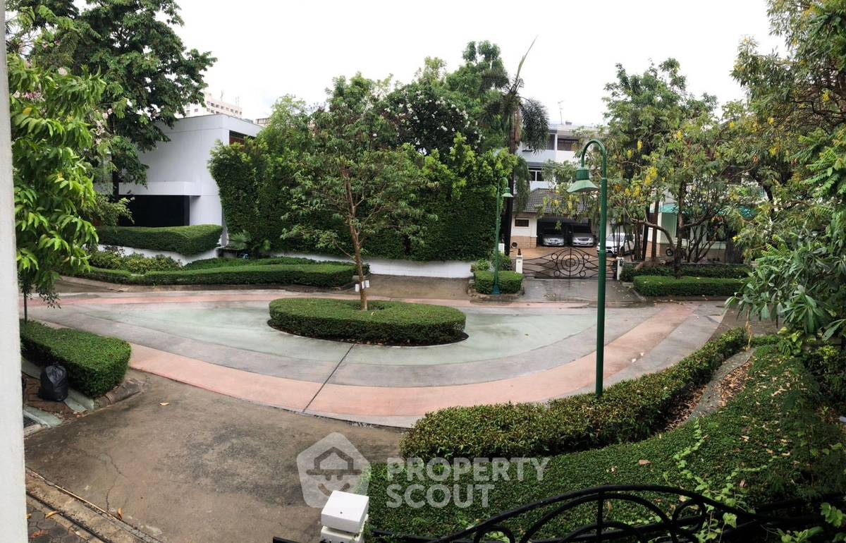 picture 4-BR House near BTS Saphan Khwai (ID 2083325) - 33/33