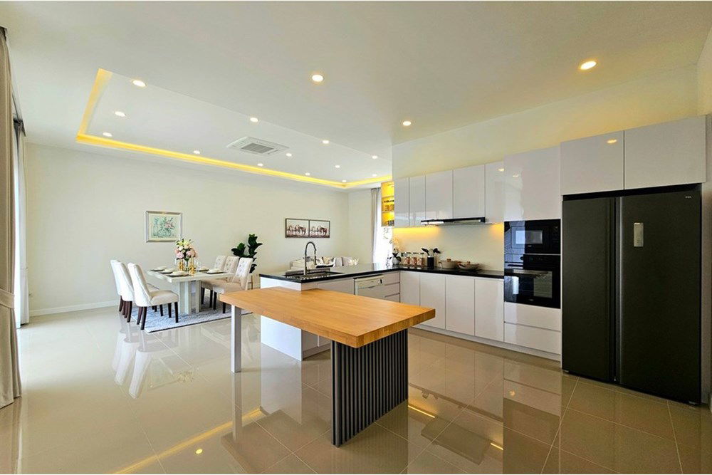 picture [920601001-694] Spacious Modern Villa, 3 Bed 4 Bath in Hua Hin For Sale - 16/37