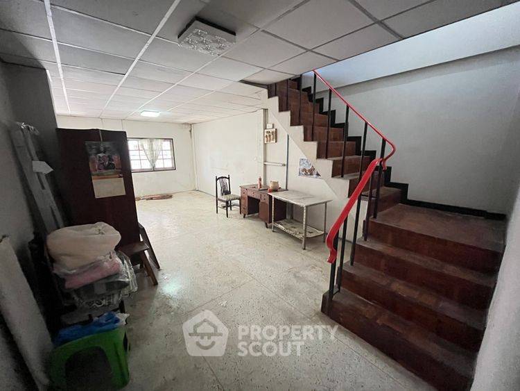 picture 3-BR Townhouse in Sai Mai (ID 2430968) - 11/12