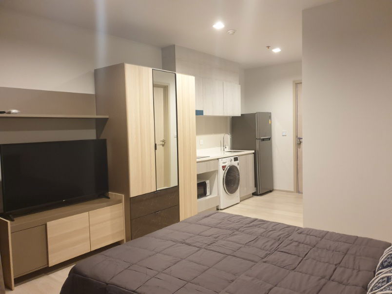 รูป พร้อมย้าย ห้องสตู ชั้น35 เฟอร์นิเจอร์ครบ เพียง 18,000 ต่อเดือน - รูปที่ 3/7