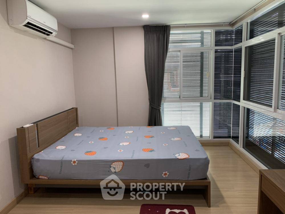 picture 1-BR Condo at Lugano near MRT Ratchadaphisek (ID 1128208) - 3/12