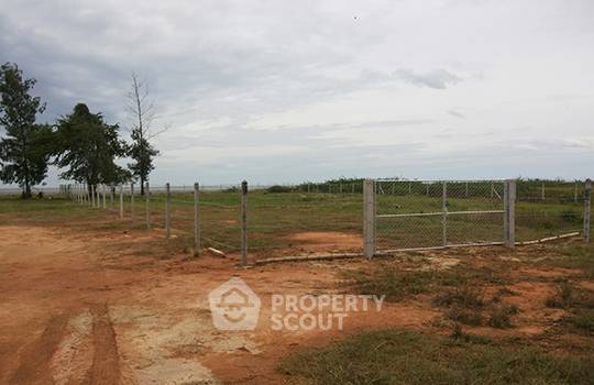 รูป ที่ดินสำหรับปล่อยขาย 1,612 ตารางเมตร แถว ใน กุยเหนือ (ID 1946722) - รูปที่ 1/4