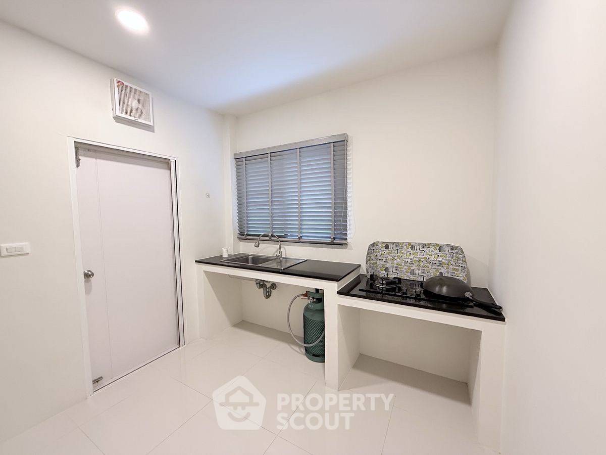 picture 3-BR House at Centro Bangna in Bang Kaeo (ID 2455624) - 16/24