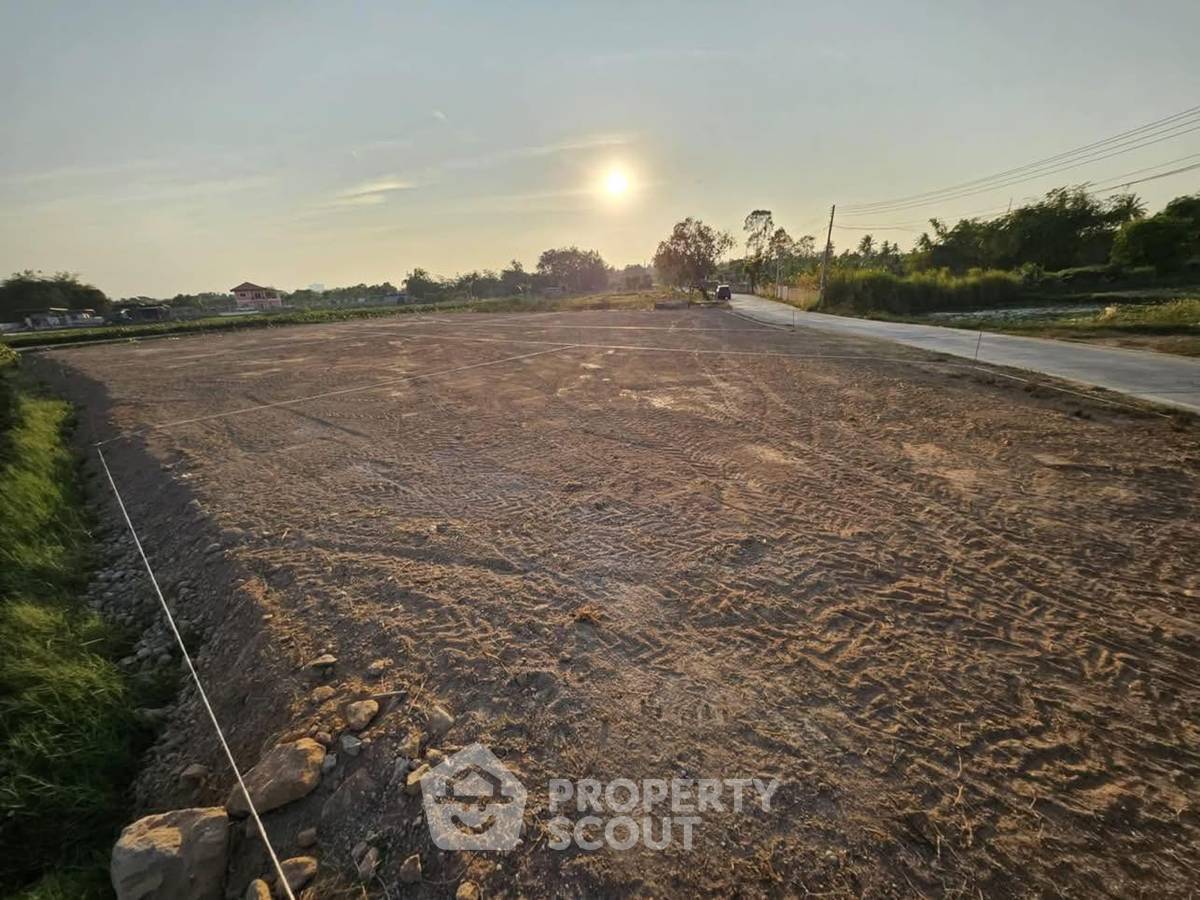 รูป ที่ดินสำหรับปล่อยขาย 2,336 ตารางเมตร แถว ใกล้ เมืองพัทยา (ID 2109102) - รูปที่ 3/3