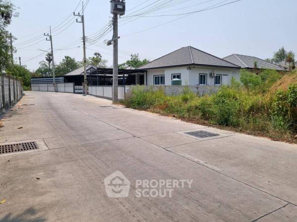 รูป ที่ดินสำหรับปล่อยขาย 1,078 ตารางเมตร แถว ใน หนองไม้แดง (ID 2007408) - รูปที่ 1/3