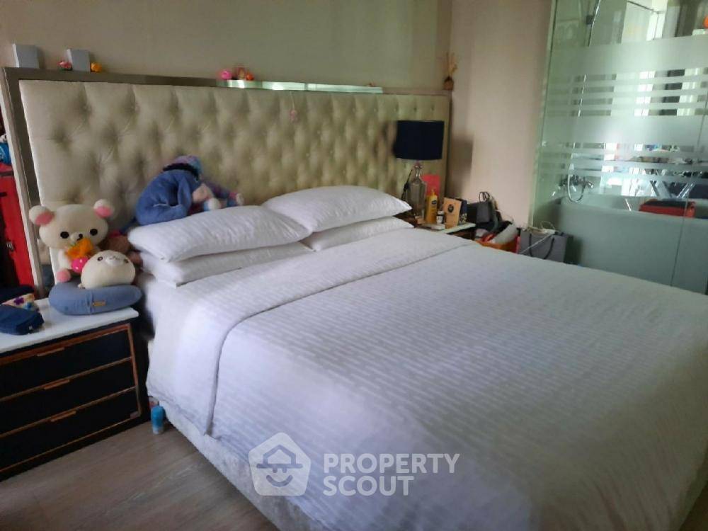 picture 2-BR Condo at Quinn Condo Ratchada 17 near MRT Sutthisan (ID 674343) - 1/23