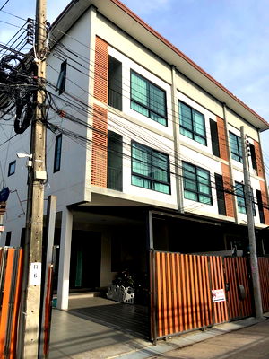 ทาวน์โฮม วิทยาลัยพณิชยการบางนา : ✨ ทาวน์โฮมหรู 3 ชั้น หลังมุม ทำเลทอง สุขุมวิท 101 – ปุณณวิถี 31 ✨