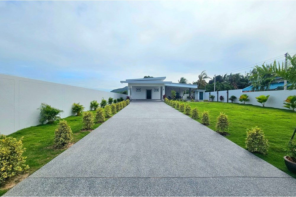 picture [920601001-693] Spacious Family Villa, 3 Bed 3 Bath in Hua Hin Soi 70 For Sale - 2/44