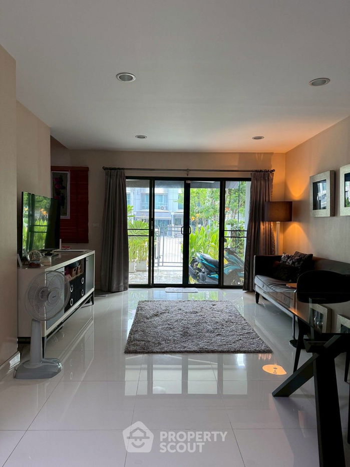 picture 3-BR Townhouse at Baan Klang Muang Rattanathibet near MRT Yaek Nonthaburi 1 (ID 2450937) - 2/7