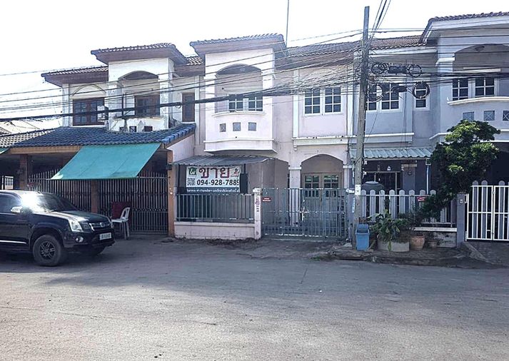 ขายทาวน์เฮ้าส์2ชั้น ด้านหน้าหมู่บ้าน ศิริวรรณ-ชวนชม บางบัวทอง 