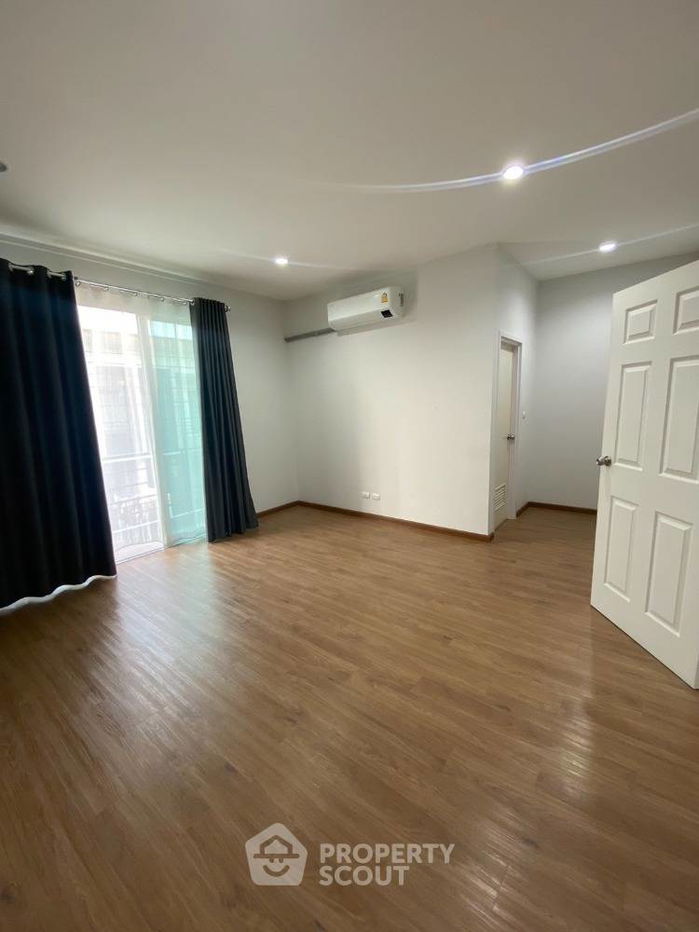 picture 3-BR Townhouse at The Miracle Plus 2 Phetkasem 63 in Lak Song (ID 1606700) - 9/12
