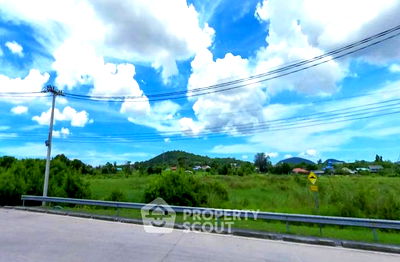 ที่ดิน แหลมฉบัง : ที่ดินสำหรับปล่อยขาย 28,400 ตารางเมตร แถว ใน หนองขาม (ID 2080974)