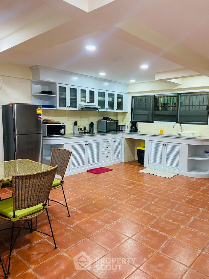 รูป ทาวน์เฮาท์ 4-ห้องนอน ใกล้ หาดเขาตะเกียบ (ID 2049583) - รูปที่ 6/11