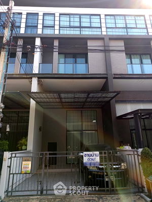 ทาวน์โฮม ม.ศรีปทุม : ทาวน์เฮาท์ 3-ห้องนอน ใน ตลาดบางเขน (ID 2047325)