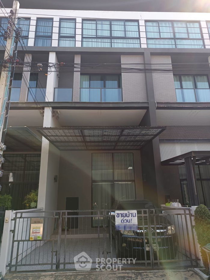 รูป ทาวน์เฮาท์ 3-ห้องนอน ใน ตลาดบางเขน (ID 2047325) - รูปที่ 1/11