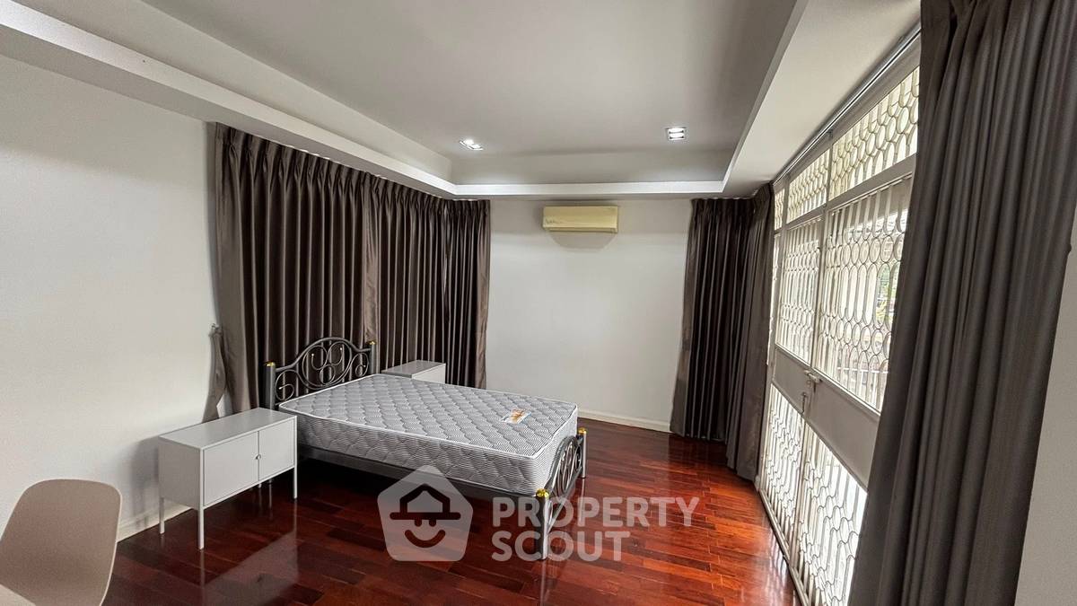 รูป บ้าน 5-ห้องนอน ที่ หมู่บ้านอมรพันธ์ 9 ใน ลาดพร้าว (ID 2126766) - รูปที่ 18/19