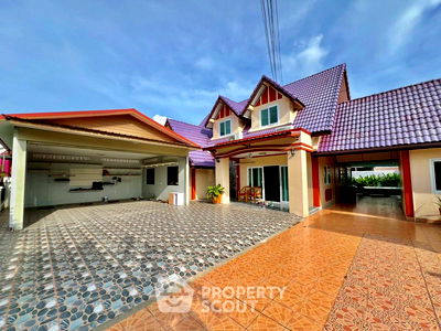 Houses for sale Taolo Road : 4-BR Villa close to East Pattaya (ID 2133274)